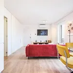 Outstanding Liberdade Spacious Apt 2 Bedroom W Ac