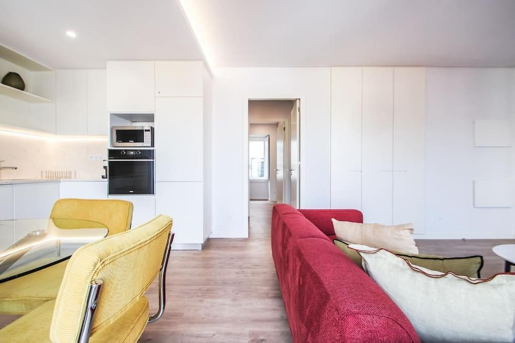 Outstanding Liberdade Spacious 2 Bedroom W Ac Apartment *
