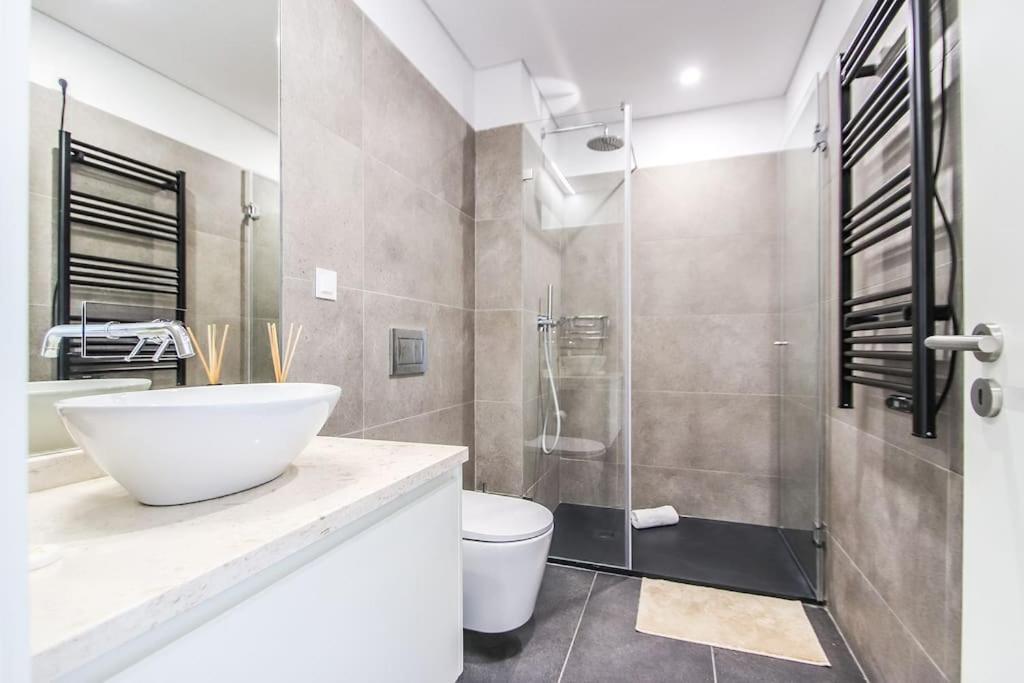 Outstanding Liberdade Spacious 2 Bedroom W Ac Apartment