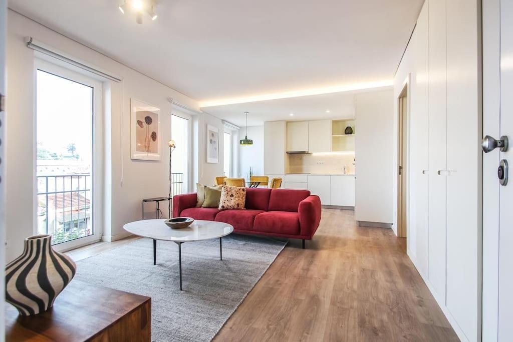Outstanding Liberdade Spacious 2 Bedroom W Ac *