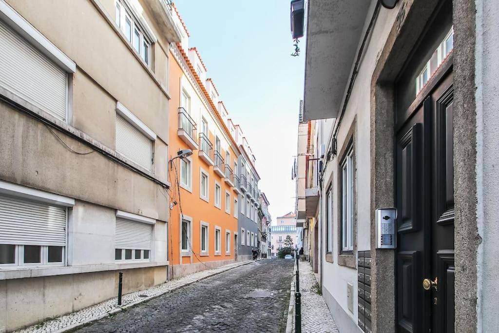 Outstanding Liberdade Spacious 2 Bedroom W Ac Apartment