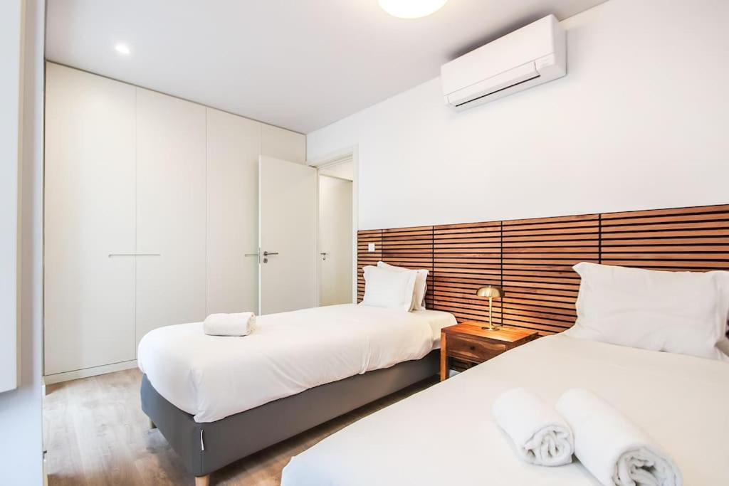 Outstanding Liberdade Spacious 2 Bedroom W Ac Apartment